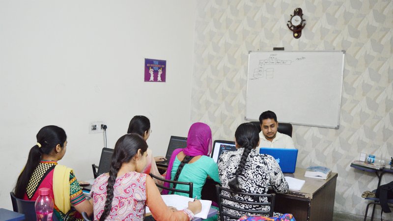 Best Training and Coaching of Computer Science at NCC(Naveen Coaching Classes) in Ludhiana
